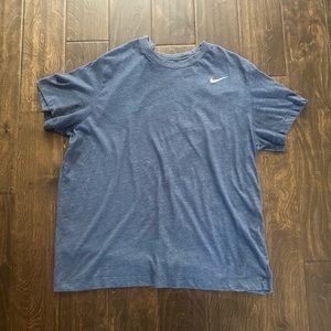 Men’s Nike tee 💙